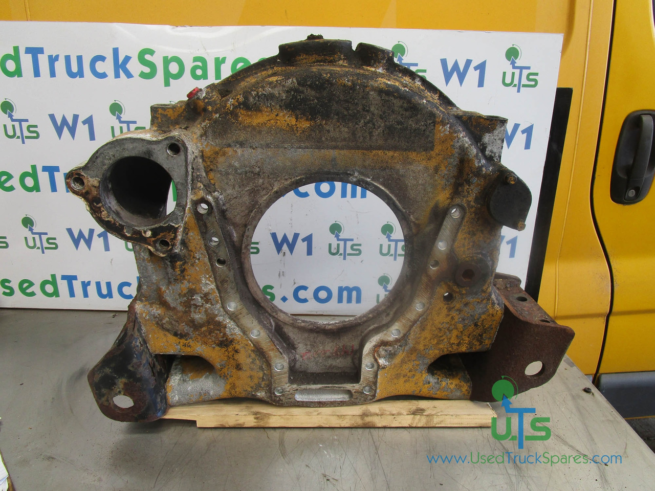 CAT C10 / C12 FLYWHEEL BELLHOUSING - Volante do motor por Camião: foto 1 CAT C10 / C12 FLYWHEEL BELLHOUSING - Volante do motor por Camião: foto 1