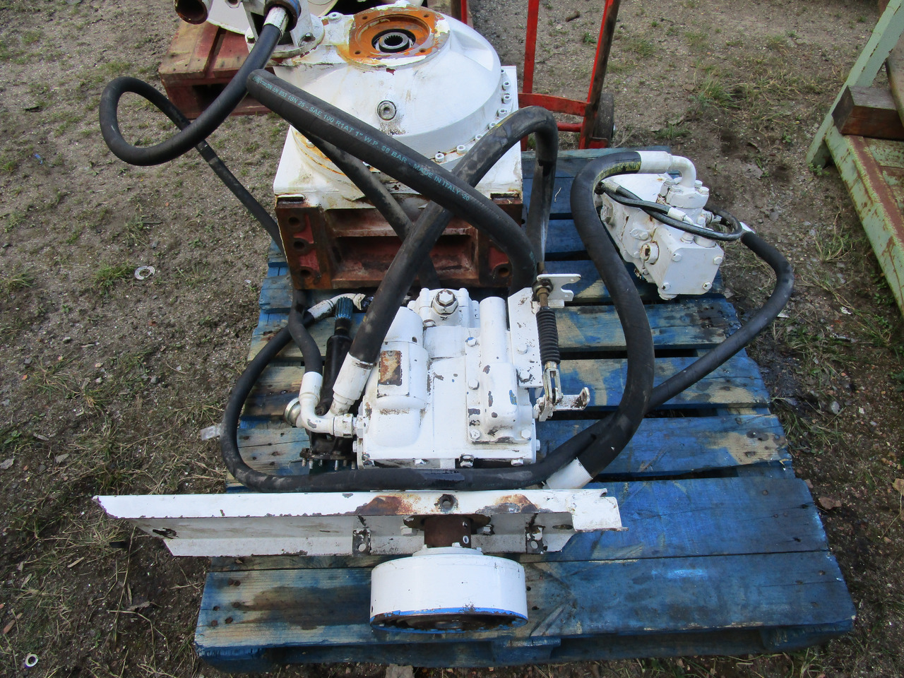 CONCRETE MIXER DRIVELINE & GEARBOX COMPLETE - Caixa de velocidade por Veículo municipal/ Especial: foto 1 CONCRETE MIXER DRIVELINE & GEARBOX COMPLETE - Caixa de velocidade por Veículo municipal/ Especial: foto 1