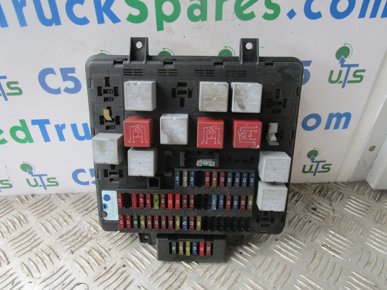 DAF CF 65 FUSEBOARD P/NO 153723110905 - Sistema elétrico por Camião: foto 1 DAF CF 65 FUSEBOARD P/NO 153723110905 - Sistema elétrico por Camião: foto 1