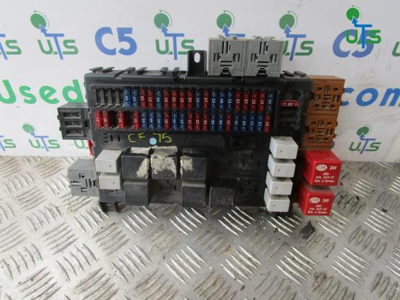 DAF CF 75/85 FUSEBOARD PART NO 1373830/518685003/01 - Sistema elétrico por Camião: foto 1 DAF CF 75/85 FUSEBOARD PART NO 1373830/518685003/01 - Sistema elétrico por Camião: foto 1