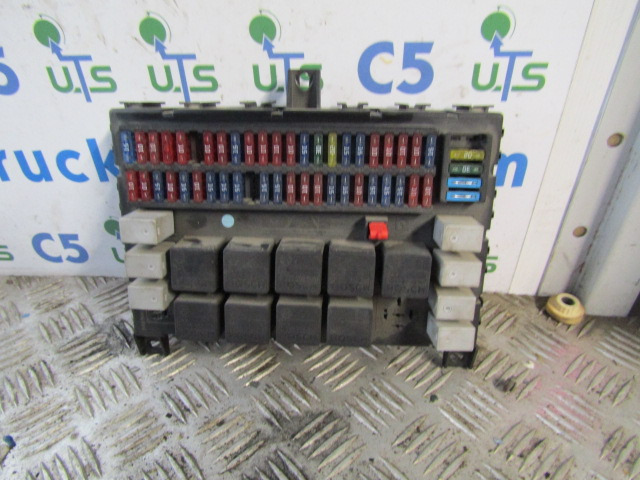 DAF CF 85 FUSE BOARD P/NO 1452112/518685102/01 - Sistema elétrico por Camião: foto 1 DAF CF 85 FUSE BOARD P/NO 1452112/518685102/01 - Sistema elétrico por Camião: foto 1
