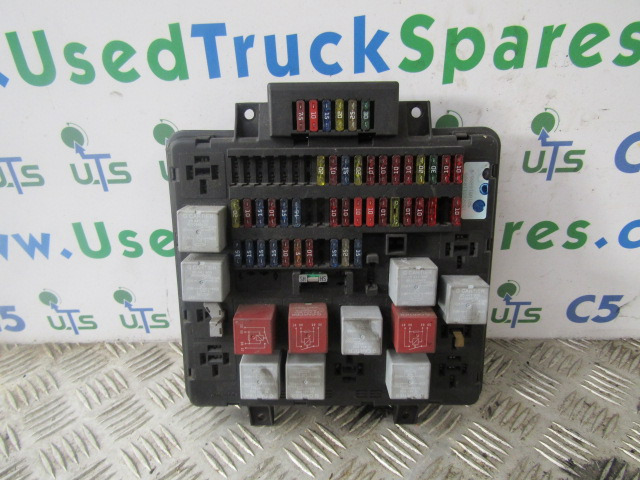 DAF CF65 FUSEBOARD 153723 110905 - Sistema elétrico por Camião: foto 1 DAF CF65 FUSEBOARD 153723 110905 - Sistema elétrico por Camião: foto 1