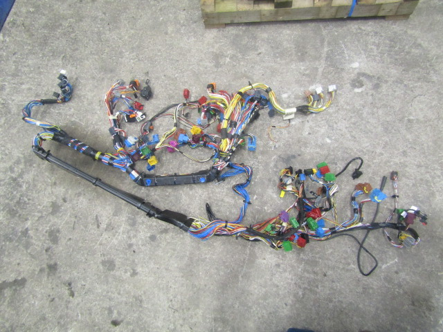 DAF LF 220 EURO 6 FULL CAB WIRING HARNESS P/NO 7422626863 P01 - Sistema elétrico por Camião: foto 1 DAF LF 220 EURO 6 FULL CAB WIRING HARNESS P/NO 7422626863 P01 - Sistema elétrico por Camião: foto 1