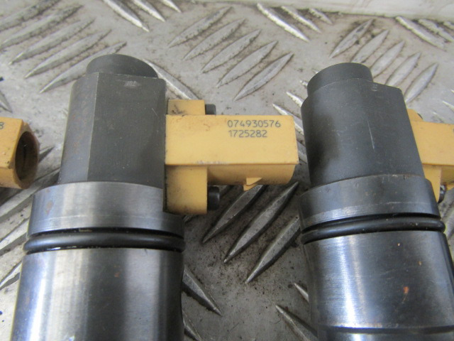 DAF XF EURO 5 MX13 INJECTORS P/NO 1725282 - Sistema de combustível por Camião: foto 2 DAF XF EURO 5 MX13 INJECTORS P/NO 1725282 - Sistema de combustível por Camião: foto 2