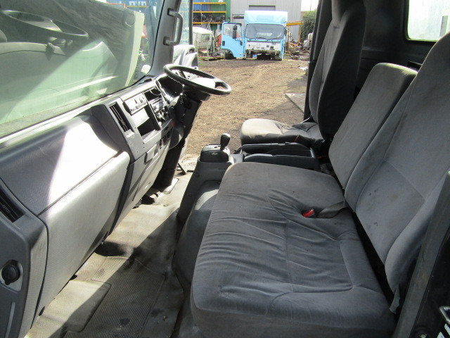 ISUZU N75 CAB (2010) - Cabine por Camião: foto 5 ISUZU N75 CAB (2010) - Cabine por Camião: foto 5