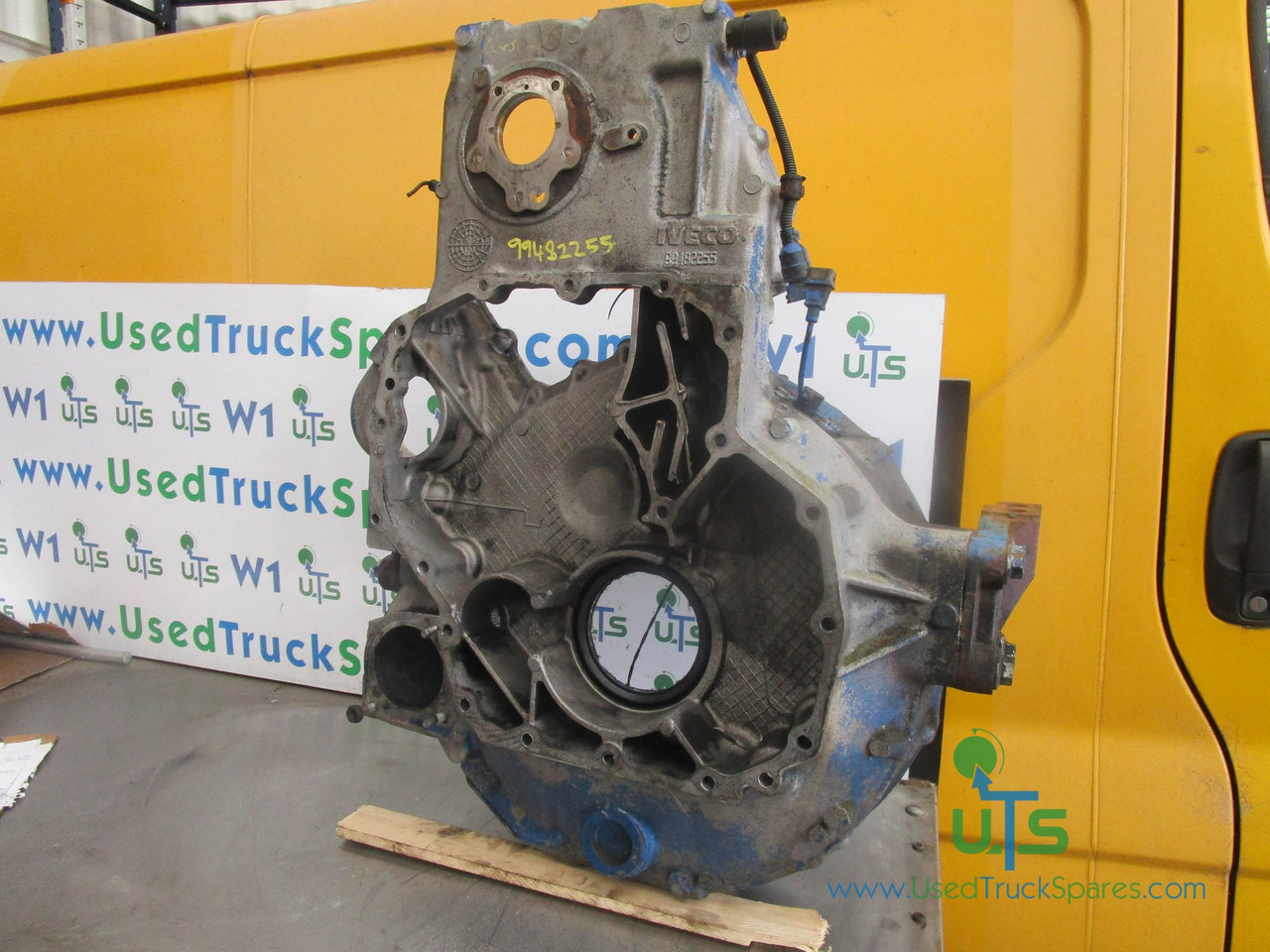 IVECO CURSOR 8 FLYWHEEL BELLHOUSING P/NO 99482255 - Volante do motor por Camião: foto 1 IVECO CURSOR 8 FLYWHEEL BELLHOUSING P/NO 99482255 - Volante do motor por Camião: foto 1