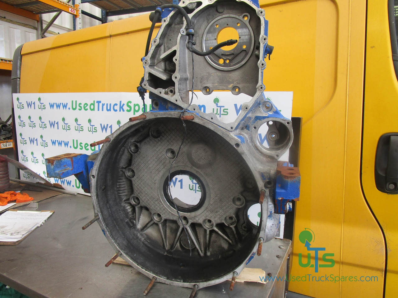IVECO CURSOR 8 FLYWHEEL BELLHOUSING P/NO 99482255 - Volante do motor por Camião: foto 2 IVECO CURSOR 8 FLYWHEEL BELLHOUSING P/NO 99482255 - Volante do motor por Camião: foto 2
