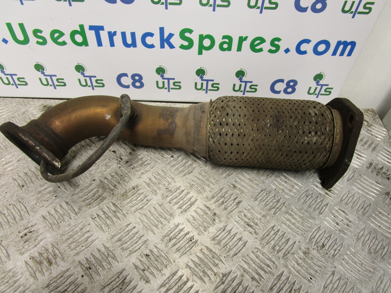 IVECO DAILY 3.0 FRONT EXHAUST PIPE & SENSOR - Sistema de escape por Camião: foto 1 IVECO DAILY 3.0 FRONT EXHAUST PIPE & SENSOR - Sistema de escape por Camião: foto 1