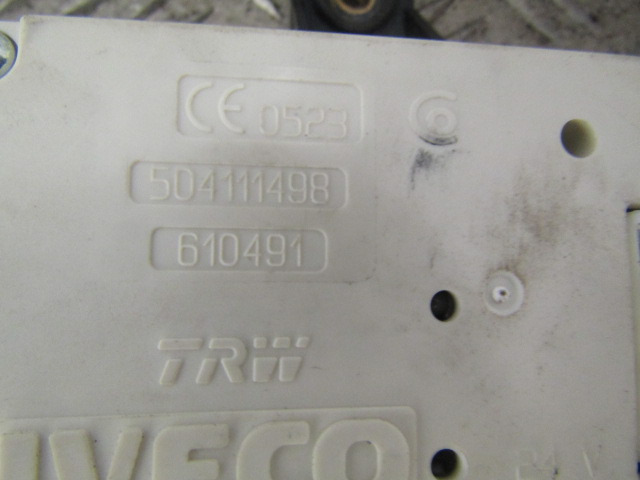 IVECO STRALIS CONTROL UNIT P/NO 504111498 - Sistema elétrico por Camião: foto 2 IVECO STRALIS CONTROL UNIT P/NO 504111498 - Sistema elétrico por Camião: foto 2