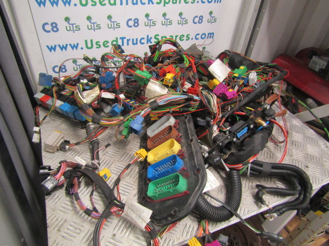 IVECO STRALIS COPLETE CAB WIRING HARNESS - Sistema elétrico por Camião: foto 4 IVECO STRALIS COPLETE CAB WIRING HARNESS - Sistema elétrico por Camião: foto 4