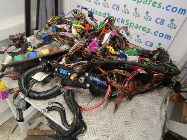 IVECO STRALIS COPLETE CAB WIRING HARNESS - Sistema elétrico por Camião: foto 3 IVECO STRALIS COPLETE CAB WIRING HARNESS - Sistema elétrico por Camião: foto 3