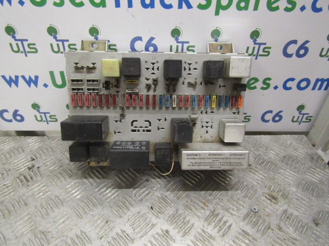 MAN 18.225 (2000 SERIES) FUSE BOARD P/NO 81.25444.6060 - Sistema elétrico por Camião: foto 1 MAN 18.225 (2000 SERIES) FUSE BOARD P/NO 81.25444.6060 - Sistema elétrico por Camião: foto 1