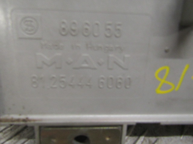 MAN 18.225 (2000 SERIES) FUSE BOARD P/NO 81.25444.6060 - Sistema elétrico por Camião: foto 3 MAN 18.225 (2000 SERIES) FUSE BOARD P/NO 81.25444.6060 - Sistema elétrico por Camião: foto 3