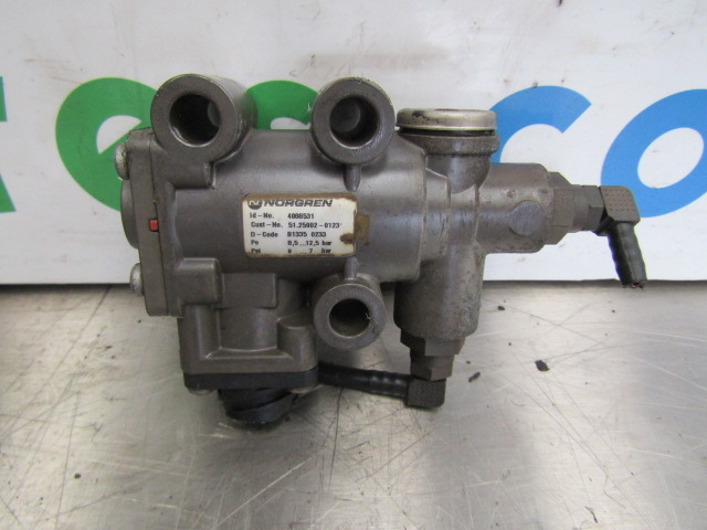 MAN TGS/TGX D2066 NORGREN EGR VALVE P/NO 51.25002-0123 - Motor e peças por Camião: foto 1 MAN TGS/TGX D2066 NORGREN EGR VALVE P/NO 51.25002-0123 - Motor e peças por Camião: foto 1