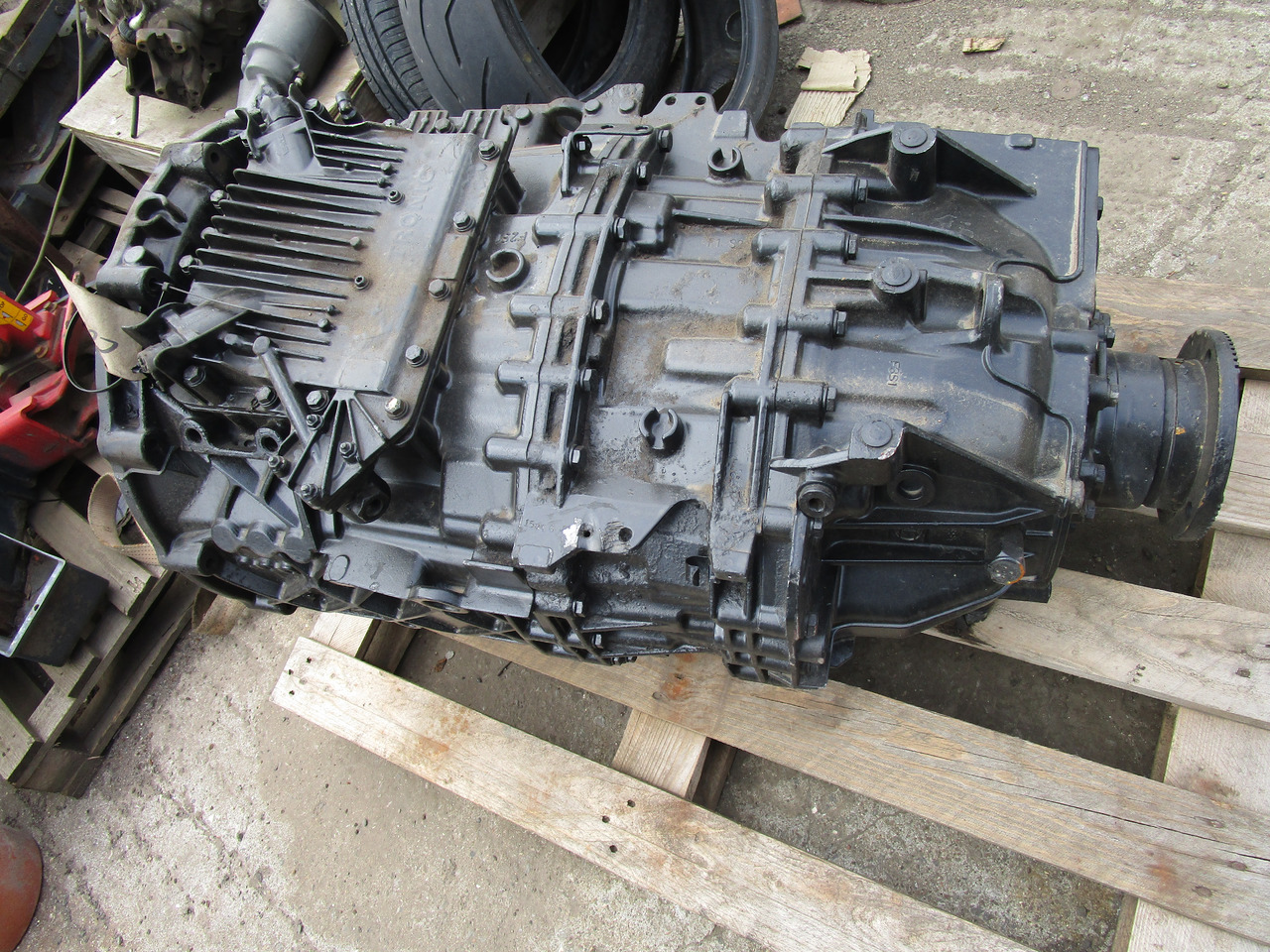 MAN ZF ASTRONIC GEARBOX TYPE 12AS2330TD - Caixa de velocidade por Camião: foto 1 MAN ZF ASTRONIC GEARBOX TYPE 12AS2330TD - Caixa de velocidade por Camião: foto 1