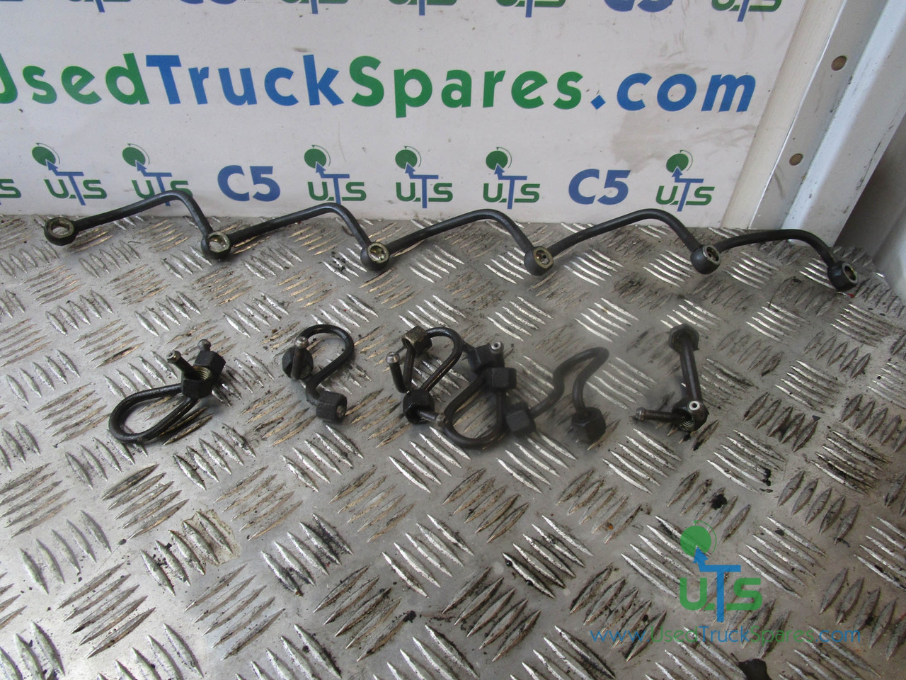 MERCEDES 1823 / 1828 INJECTOR PIPES (6) - Sistema de combustível por Camião: foto 1 MERCEDES 1823 / 1828 INJECTOR PIPES (6) - Sistema de combustível por Camião: foto 1