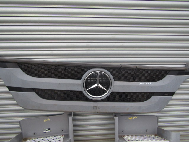 MERCEDES AXOR FRONT GRILL - Cabine e interior por Camião: foto 1 MERCEDES AXOR FRONT GRILL - Cabine e interior por Camião: foto 1