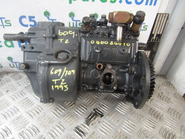 MERCEDES OM364 BOSCH FUEL PUMP P/NO 4640701933/0400 844 101 - Sistema de combustível por Camião: foto 1 MERCEDES OM364 BOSCH FUEL PUMP P/NO 4640701933/0400 844 101 - Sistema de combustível por Camião: foto 1