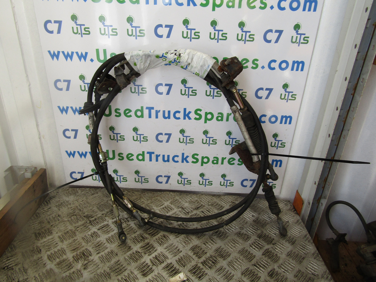 MITSUBISHI 3C11 / 3C13 GEAR CABLE SET - Cabine e interior por Camião: foto 1 MITSUBISHI 3C11 / 3C13 GEAR CABLE SET - Cabine e interior por Camião: foto 1