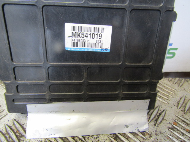 MITSUBISHI CANTER CONTROL MODULE P/NO MK541019 - Centralina electrónica por Camião: foto 2 MITSUBISHI CANTER CONTROL MODULE P/NO MK541019 - Centralina electrónica por Camião: foto 2