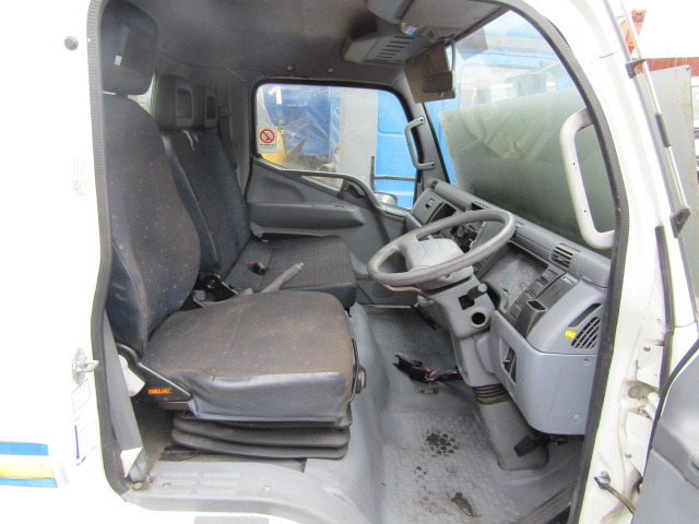 MITSUBISHI FUSO 7C15/18 CAB 2013 - Cabine por Camião: foto 5 MITSUBISHI FUSO 7C15/18 CAB 2013 - Cabine por Camião: foto 5