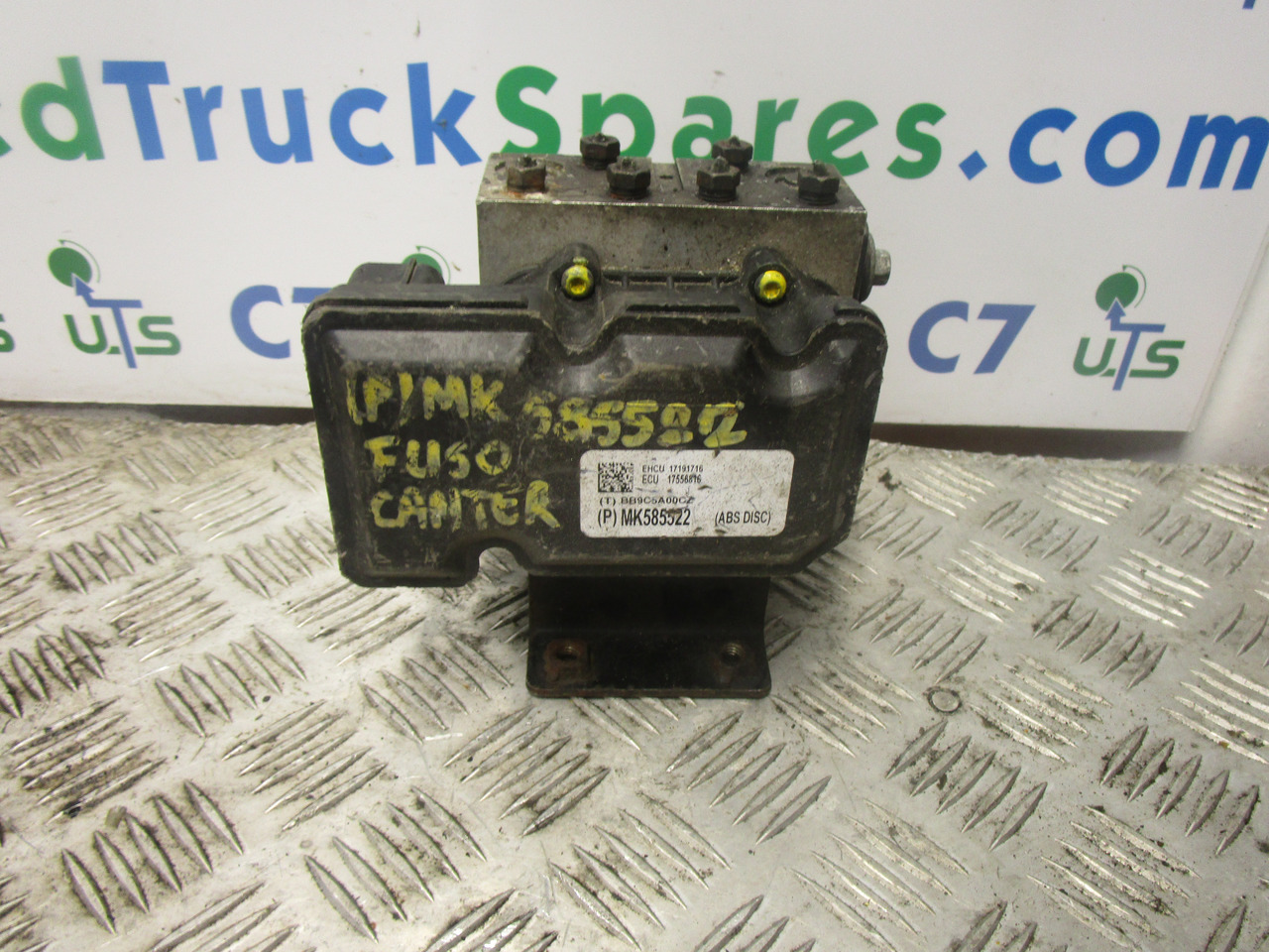 MITSUBISHI FUSO / CANTER ABS PUMP P/NO MK585522 - Peças de freio por Camião: foto 1 MITSUBISHI FUSO / CANTER ABS PUMP P/NO MK585522 - Peças de freio por Camião: foto 1