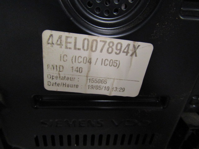 RENAULT MIDLUM DXI CLOCK CLUSTER P/NO 7421050636-04 - Cabine e interior por Camião: foto 2 RENAULT MIDLUM DXI CLOCK CLUSTER P/NO 7421050636-04 - Cabine e interior por Camião: foto 2