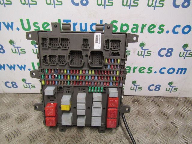 RENAULT MIDLUM DXI FUSEBOARD P/NO 518849401 - Sistema elétrico por Camião: foto 1 RENAULT MIDLUM DXI FUSEBOARD P/NO 518849401 - Sistema elétrico por Camião: foto 1