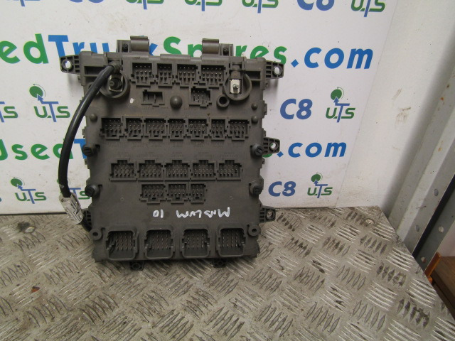 RENAULT MIDLUM DXI FUSEBOARD P/NO 518849401 - Sistema elétrico por Camião: foto 3 RENAULT MIDLUM DXI FUSEBOARD P/NO 518849401 - Sistema elétrico por Camião: foto 3