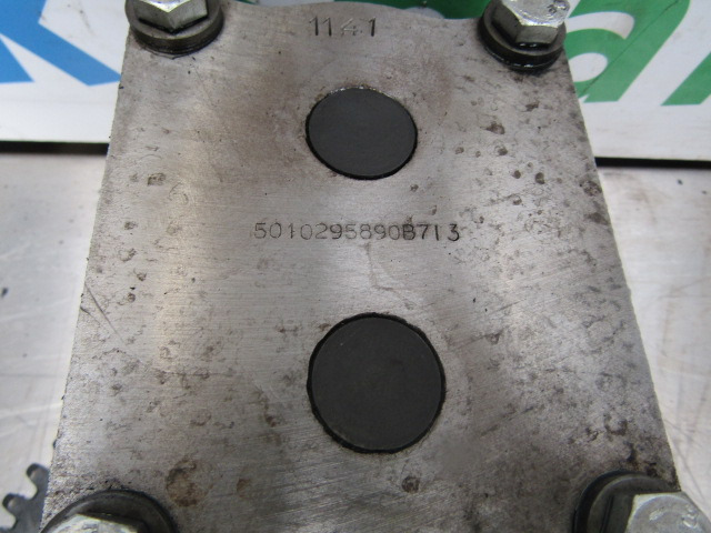 RENAULT PREMIUM OIL PUMP P/NO 5010295890B713 - Motor e peças por Camião: foto 3 RENAULT PREMIUM OIL PUMP P/NO 5010295890B713 - Motor e peças por Camião: foto 3