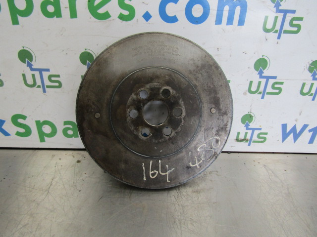 SCANIA 144/164 V8 CRANKSHAFT DAMPER P/NO 1377913 4B 5371 - Motor e peças por Camião: foto 1 SCANIA 144/164 V8 CRANKSHAFT DAMPER P/NO 1377913 4B 5371 - Motor e peças por Camião: foto 1