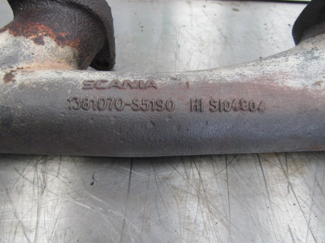 SCANIA 144/164 V8 EXHAUST MANIFOLD P/NO 1381070 / 1424920 -S 5190 - Motor e peças por Camião: foto 2 SCANIA 144/164 V8 EXHAUST MANIFOLD P/NO 1381070 / 1424920 -S 5190 - Motor e peças por Camião: foto 2
