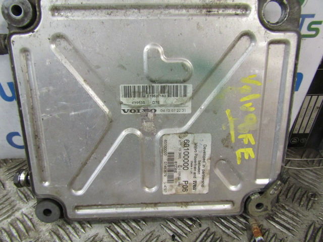 VOLVO FE240 D7E ENGINE ECU P/NO 6010000 P06 / VOLVO 0499533 D7E - Centralina electrónica por Camião: foto 1 VOLVO FE240 D7E ENGINE ECU P/NO 6010000 P06 / VOLVO 0499533 D7E - Centralina electrónica por Camião: foto 1