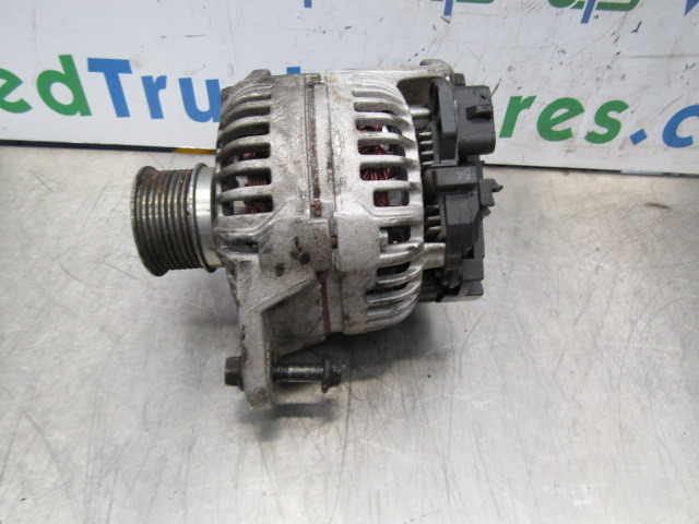 VOLVO FH13A ALTERNATOR 24V / 110A - Sistema elétrico por Camião: foto 1 VOLVO FH13A ALTERNATOR 24V / 110A - Sistema elétrico por Camião: foto 1