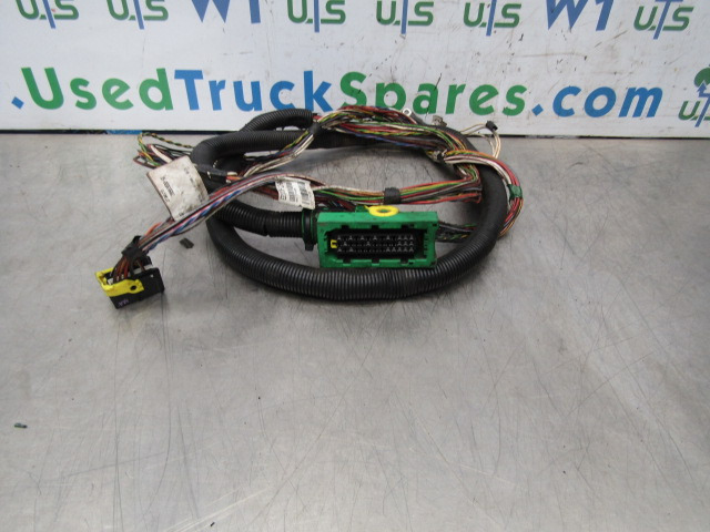 VOLVO FH13A ECU / FUSEBOARD HARNESS P/NO 20969699 / 02 - Centralina electrónica por Camião: foto 1 VOLVO FH13A ECU / FUSEBOARD HARNESS P/NO 20969699 / 02 - Centralina electrónica por Camião: foto 1