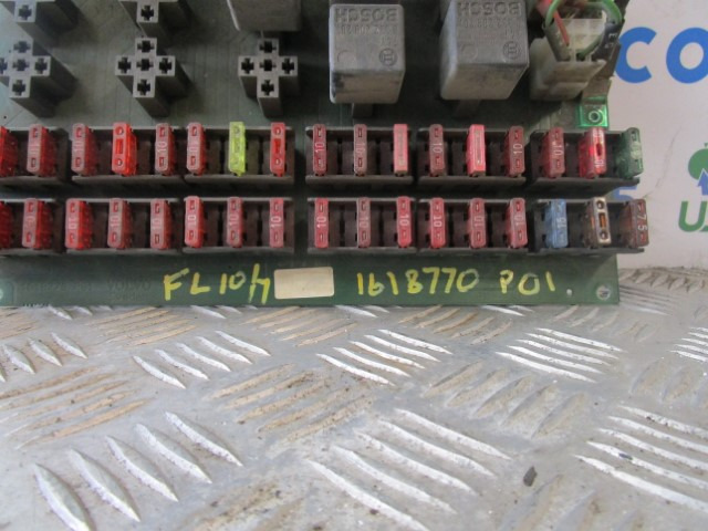 VOLVO FL10/FL7 FUSEBOARD 1618770-P01 - Sistema elétrico por Camião: foto 2 VOLVO FL10/FL7 FUSEBOARD 1618770-P01 - Sistema elétrico por Camião: foto 2