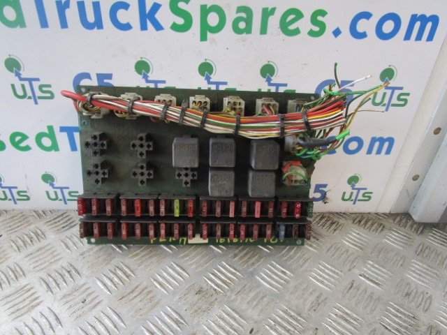 VOLVO FL10/FL7 FUSEBOARD 1618770-P01 - Sistema elétrico por Camião: foto 1 VOLVO FL10/FL7 FUSEBOARD 1618770-P01 - Sistema elétrico por Camião: foto 1