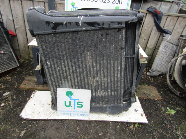 VOLVO FL7 RADIATOR/INTERCOOLER PACK P/NO 3183591 - Radiador por Camião: foto 3 VOLVO FL7 RADIATOR/INTERCOOLER PACK P/NO 3183591 - Radiador por Camião: foto 3