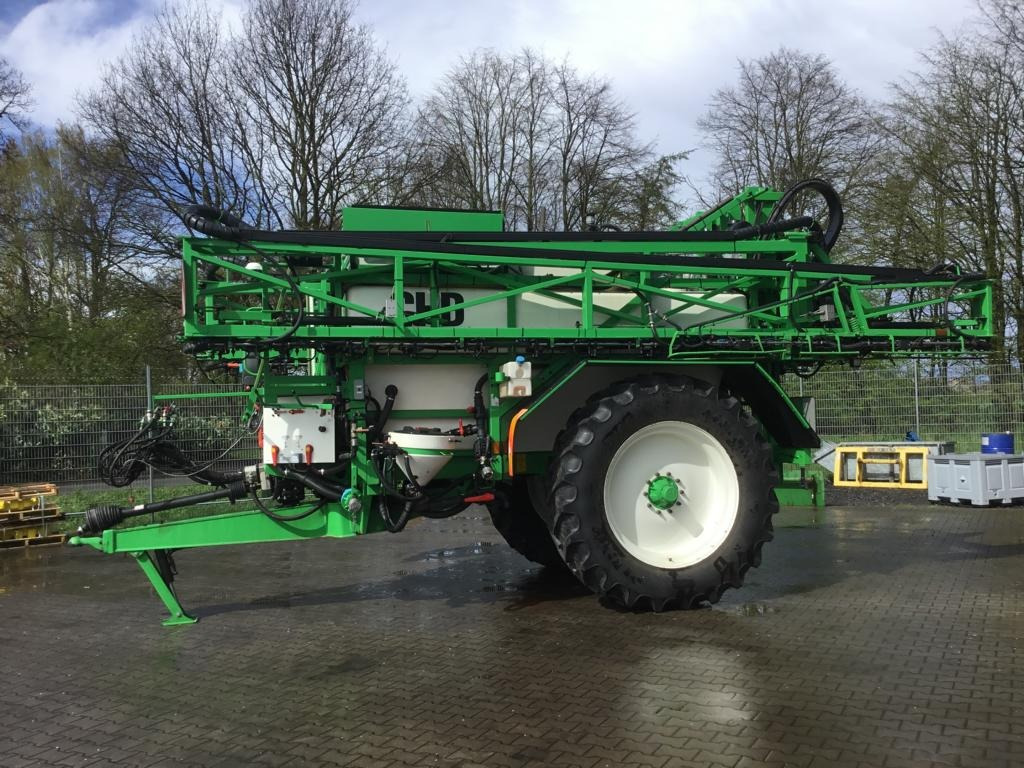 Pulverizador de arrastar CHD F 7033 A: foto 25