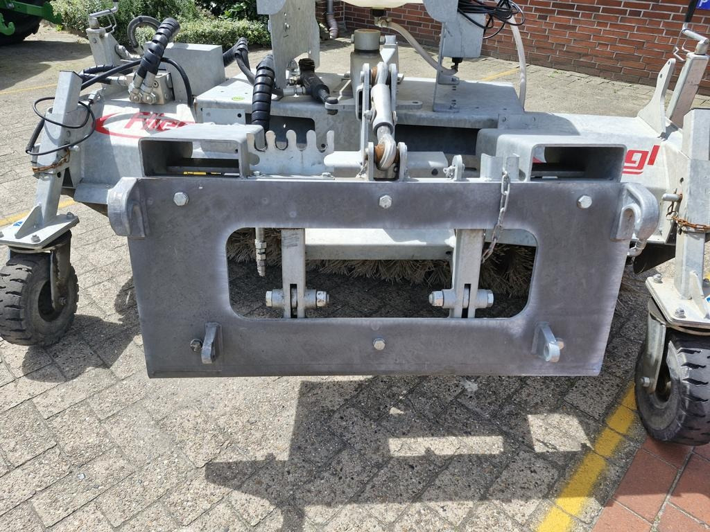 Fliegl KEH 1850 TYPE 600 - Gadanheira: foto 4 Fliegl KEH 1850 TYPE 600 - Gadanheira: foto 4