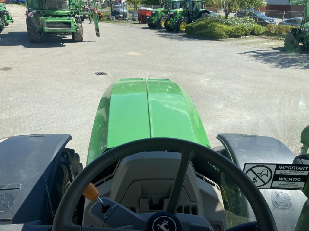 John Deere 6R215 - Trator: foto 2 John Deere 6R215 - Trator: foto 2