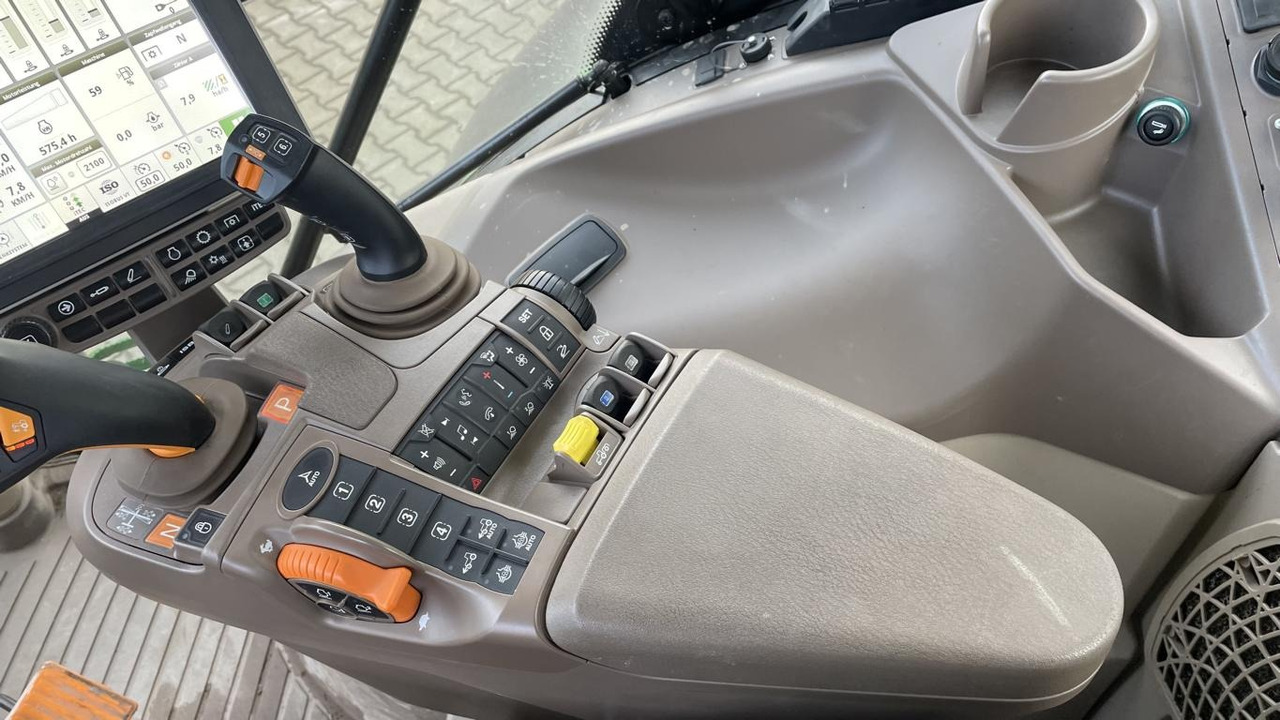 Trator novo John Deere 6R215: foto 12