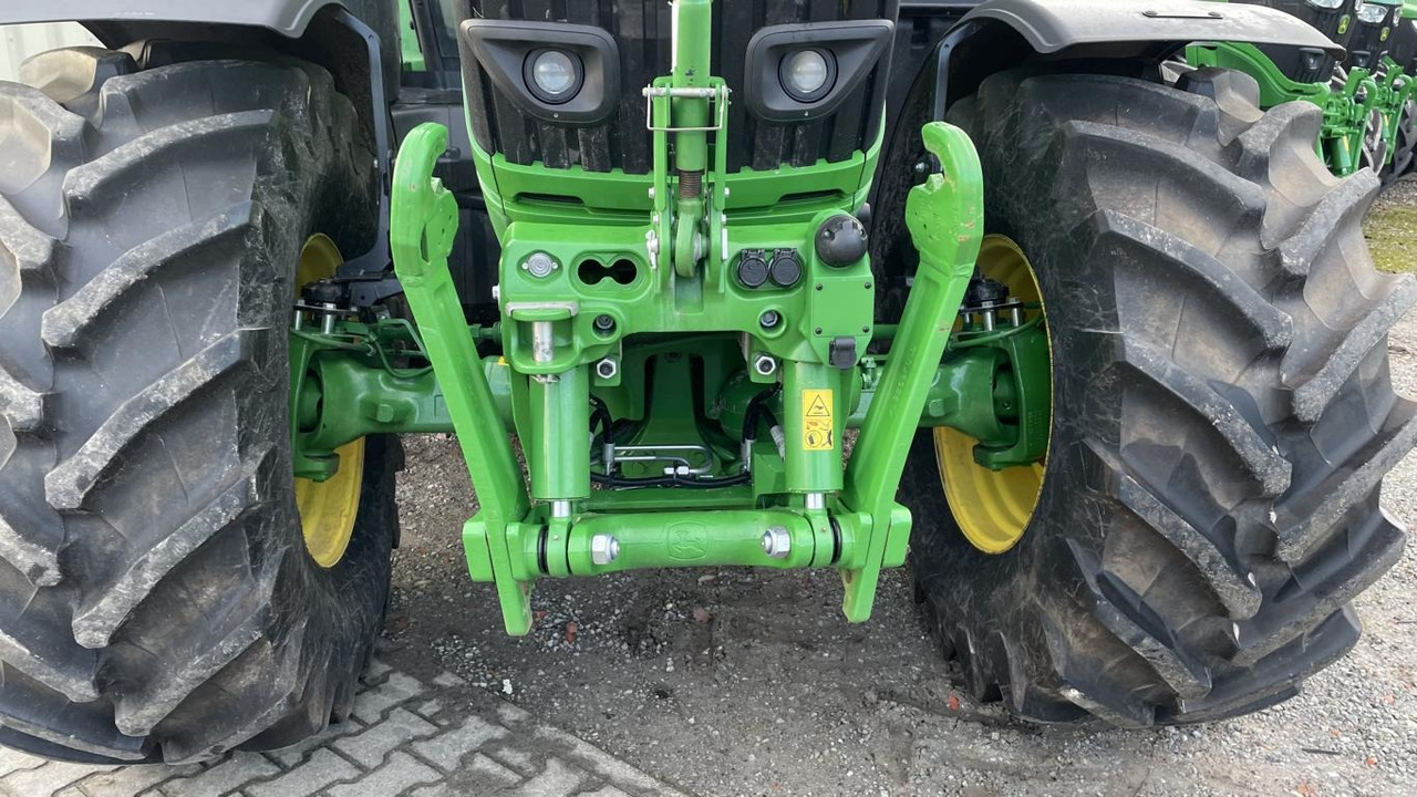 Trator novo John Deere 6R215: foto 36