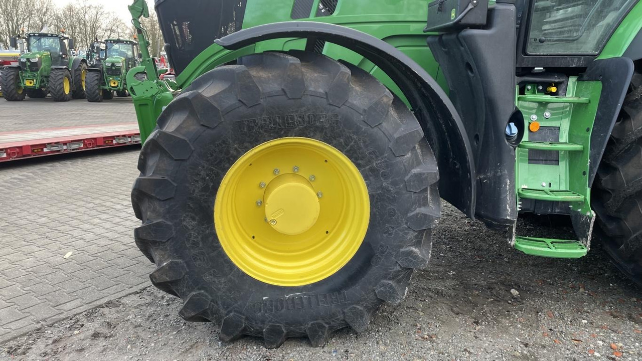 Trator novo John Deere 6R215: foto 42