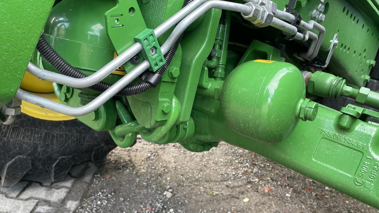 Trator novo John Deere 6R215: foto 32