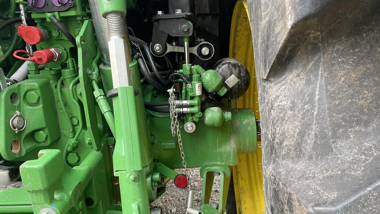 Trator novo John Deere 6R215: foto 22