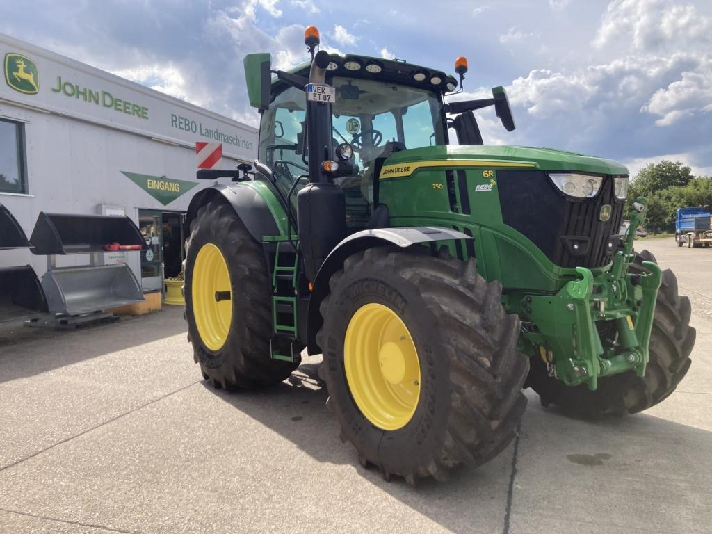 Trator John Deere 6R250: foto 10
