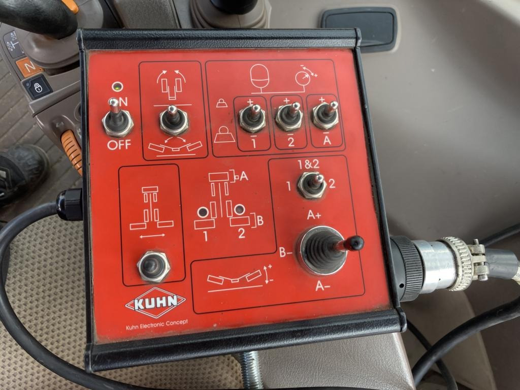 Kuhn GMD 883 - Gadanheira: foto 3 Kuhn GMD 883 - Gadanheira: foto 3