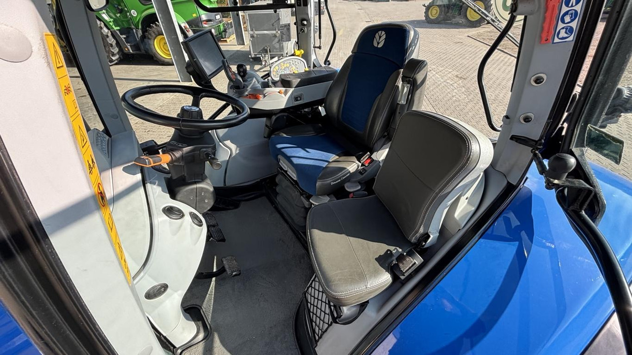 Trator New Holland T 7.210: foto 14