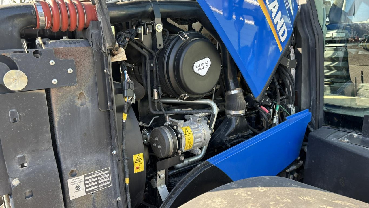 Trator New Holland T 7.210: foto 27